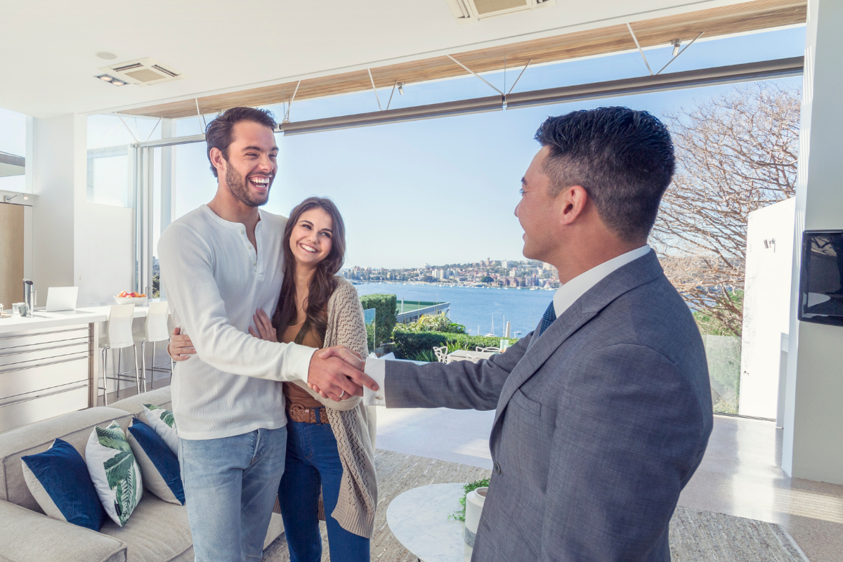 Real Estate Agent